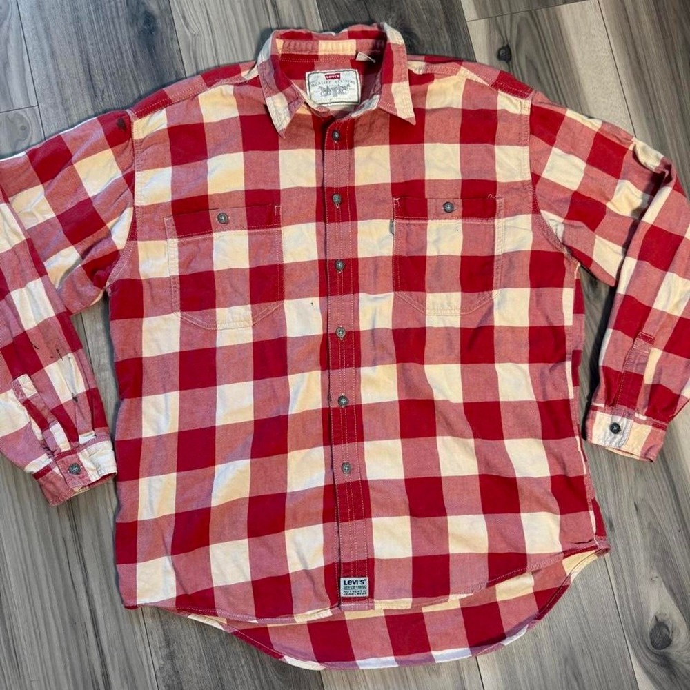 Levi's red and cream checkered flannel shirt